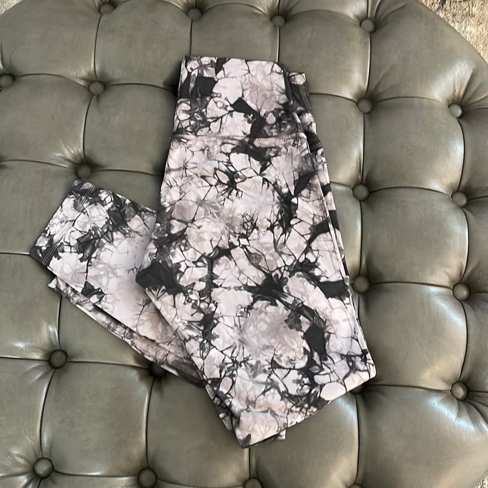 NWOT Lululemon Wunder Under 7/8